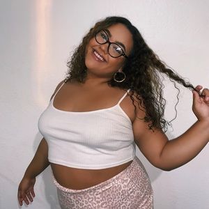 Meet your Posher, Caitlin